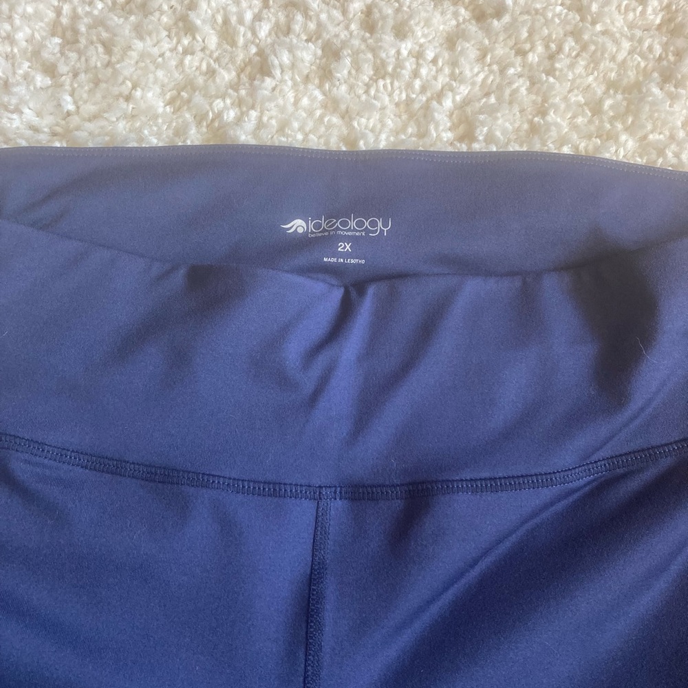 Ideology Size 2X Navy Crop Leggings NWT - Picture 4 of 5